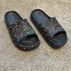 Children’s Place- Girls slides, multi-color paint splatter